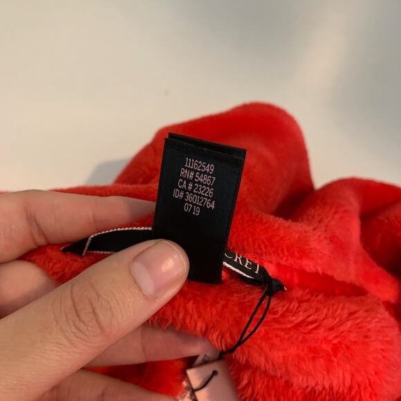 Victoria's Secret Robe Womens M Medium Red Plush Fuzzy Open Front Short *READ - Picture 12 of 16